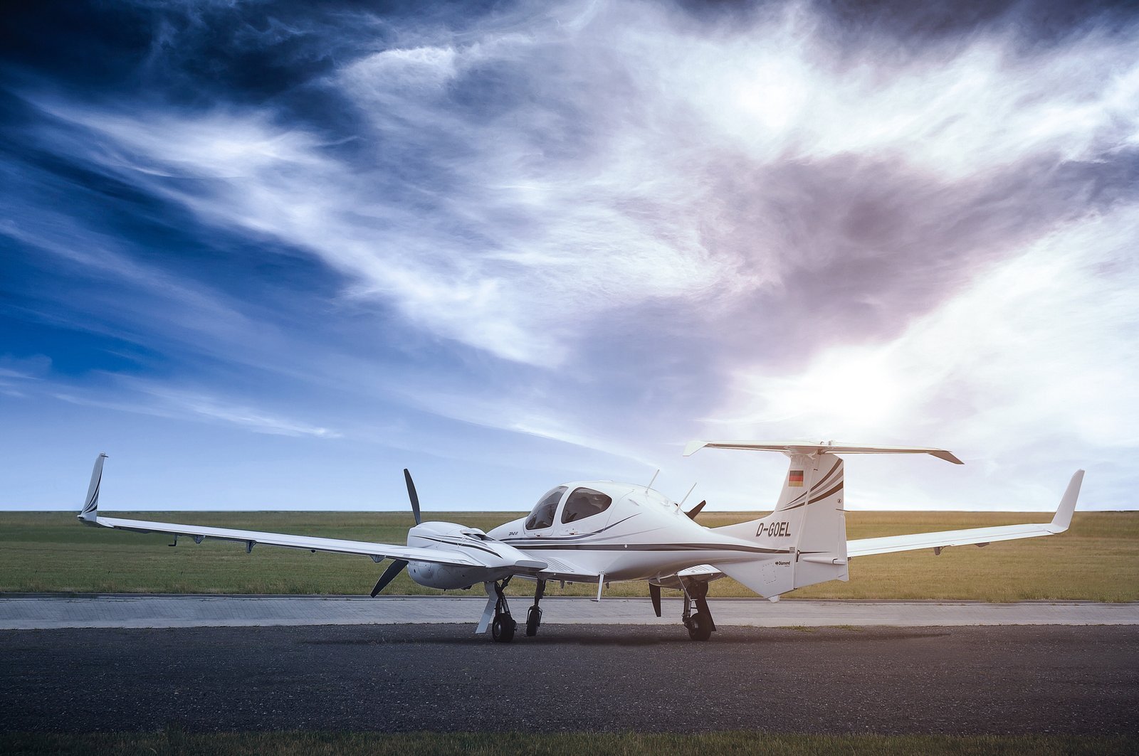 Diamond DA42